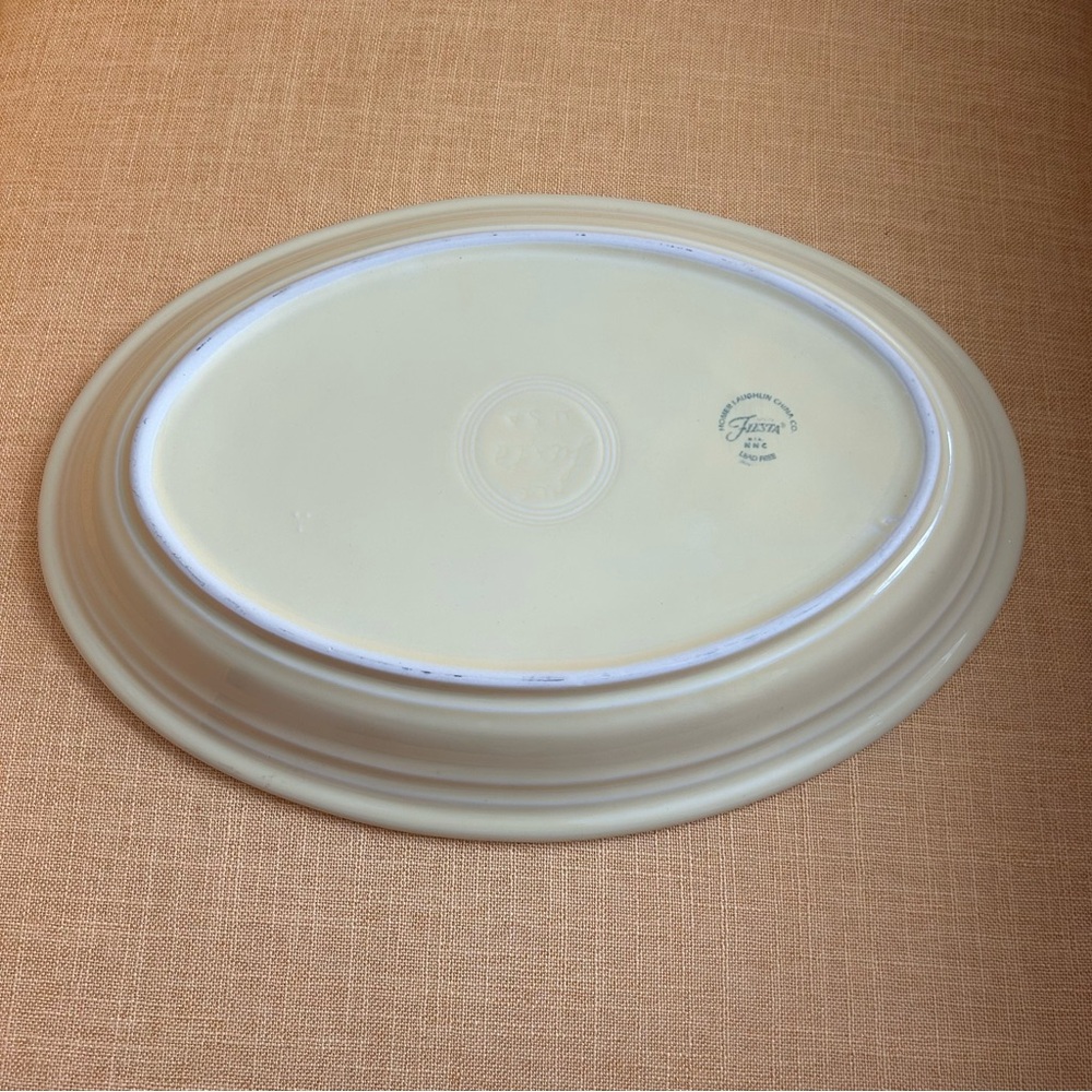 Fiesta Light Yellow Platter Fiestaware oval - Picture 5 of 7